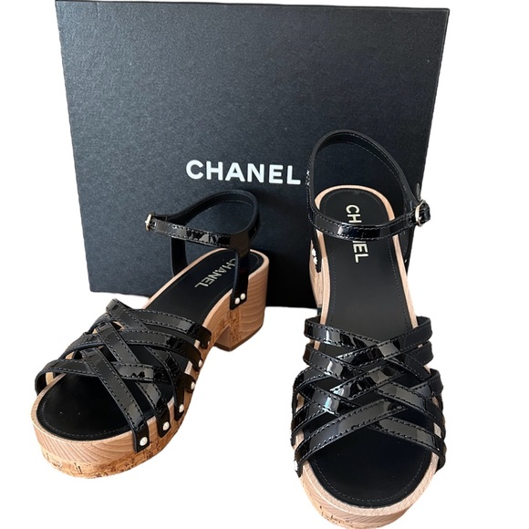*SOLD* New Chanel 18C Cork Wood Black Patent Leather Strap Heel Sandals size 39 - Picture 2 of 10